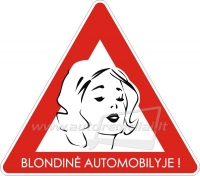 LTR-0026 Lipdukas "Blondinė automobilyje" 